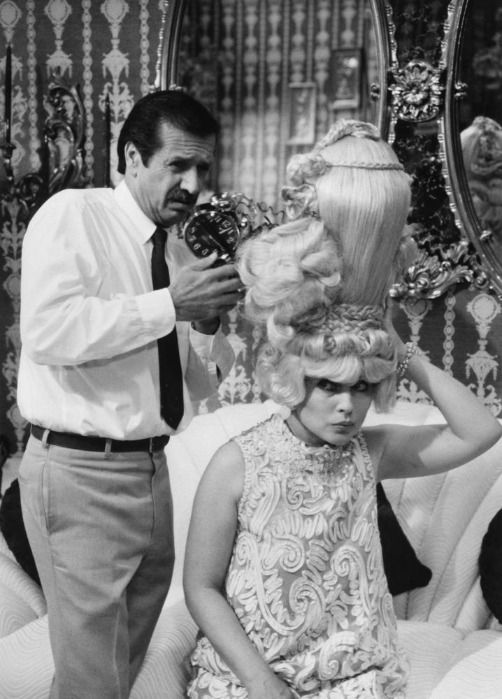 HAIRSPRAY, Sonny Bono, Debbie Harry, 1988, (c)New Line Cinema