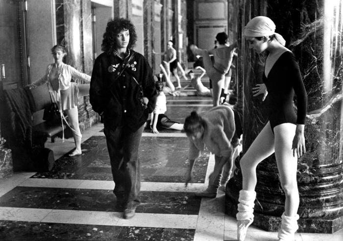 FLASHDANCE Jennifer Beals 2nd from left 1983 Paramount FLASHDANCE Jennifer Beals 2nd from left 1983 Paramount