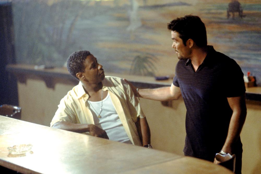 OUT OF TIME, Denzel Washington, Dean Cain, 2003, (c) MGM