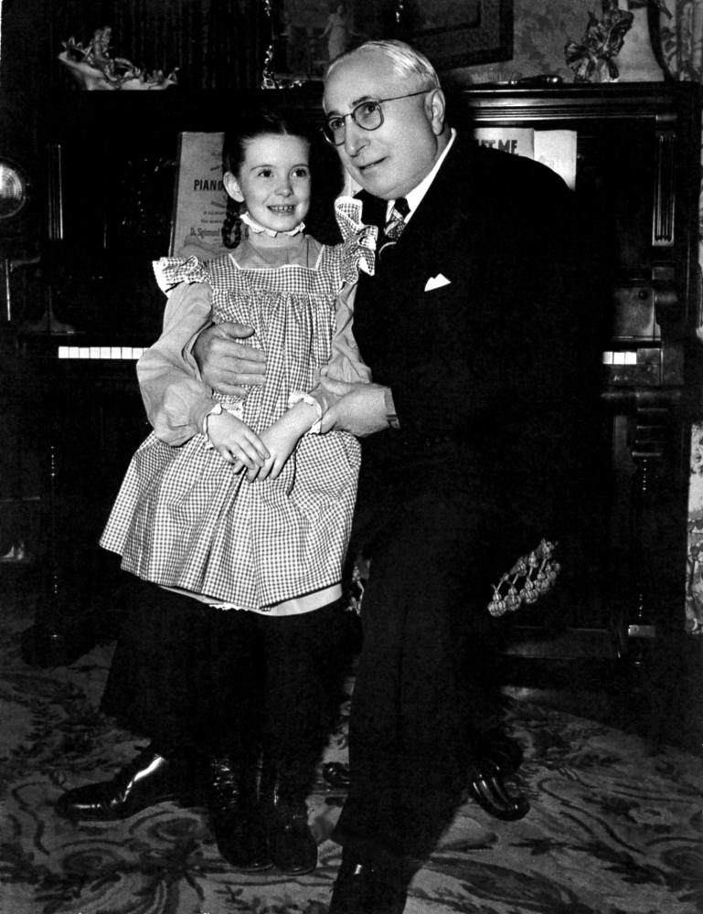 meet o brien singles Find great deals on ebay for margaret o brien non-sport trading card singles more margaret o'brien signed photo - meet me in st louis child star. meet o brien singles Find great deals on ebay for margaret o brien non-sport trading card singles more margaret o'brien signed photo - meet me in st louis child star.