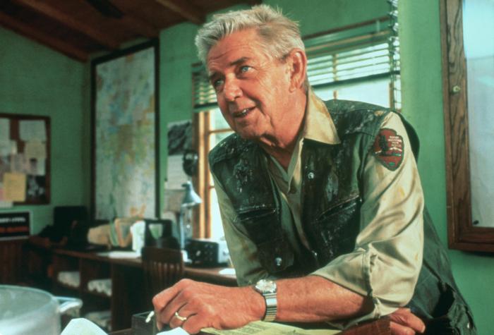 CLIFFHANGER, Ralph Waite, 1993,...