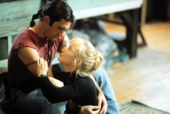 NEVER TALK TO STRANGERS, Antoni...