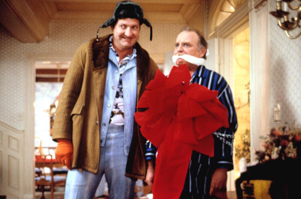cineplex com christmas vacation the event screen eddie christmas vacation hat