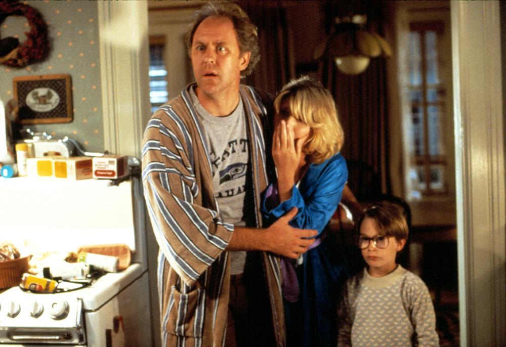 HARRY AND THE HENDERSONS, John Lithgow, Melinda Dillon, Joshua Rudoy, 1987