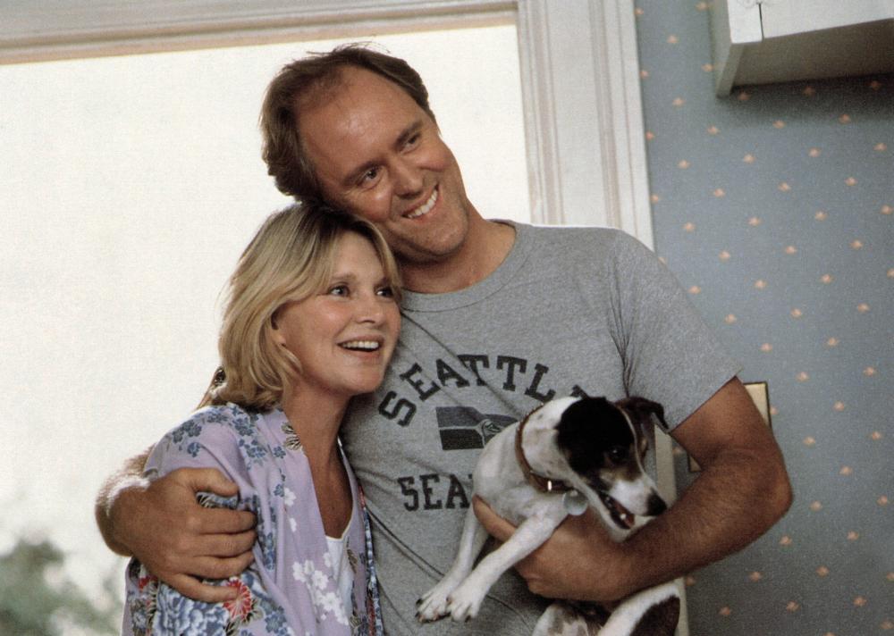 HARRY AND THE HENDERSONS, from left: Melinda Dillon, John Lithgow, 1987. ©Universal